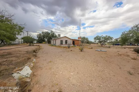 402 E Corona Rd, Tucson, AZ 85756 photo 2