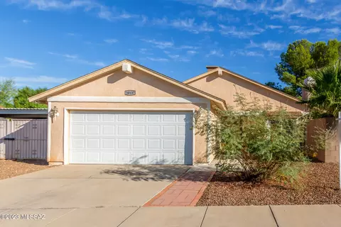 10137 Emily Dr, Tucson, AZ 85730
