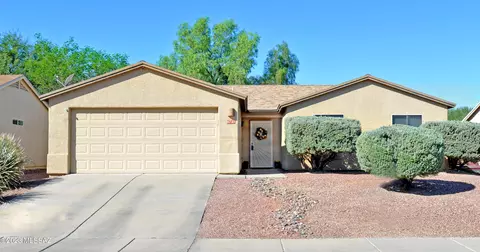 8747 N Golden Moon Way, Tucson, AZ 85743