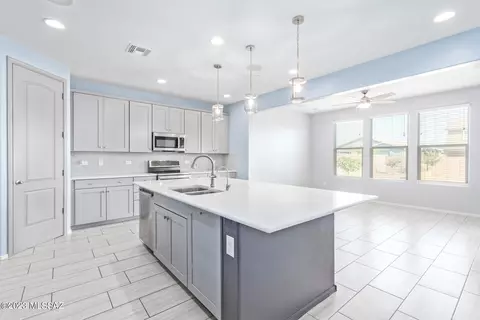 11154 W Dawnlight Dr, Marana, AZ 85653