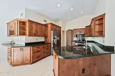 37975 S Elbow Bend Dr, Saddlebrooke, AZ 85739