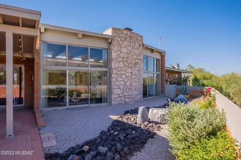 4825 E River Rd, Tucson, AZ 85718