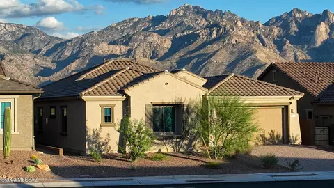 12696 N Lauterbrunnen Ln, Tucson, AZ 85755