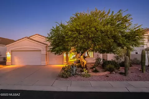 371 W Sacaton Canyon Dr, Oro Valley, AZ 85755