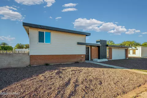 7962 E 2nd St, Tucson, AZ 85710