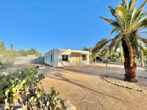 2225 N Fair Oaks Ave, Tucson, AZ 85712