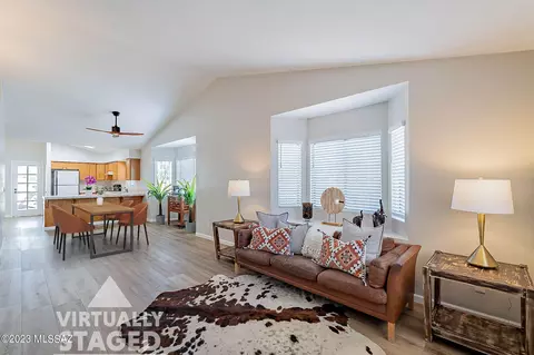 9215 E Calle Maria, Tucson, AZ 85710