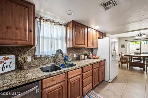 7494 E Deeps Way, Tucson, AZ 85710 photo 7