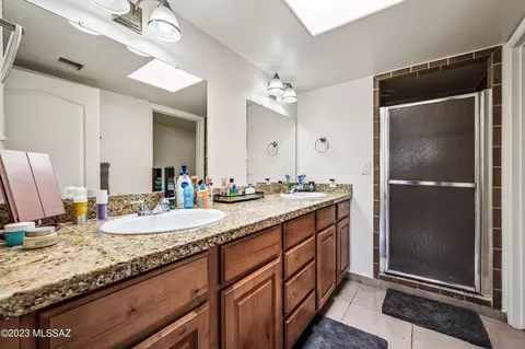 7494 E Deeps Way, Tucson, AZ 85710 photo 13