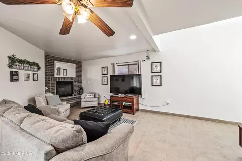 7494 E Deeps Way, Tucson, AZ 85710 photo 4
