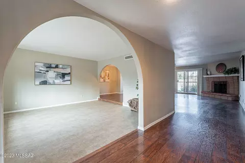 7555 E Hampton Pl, Tucson, AZ 85715 photo 9
