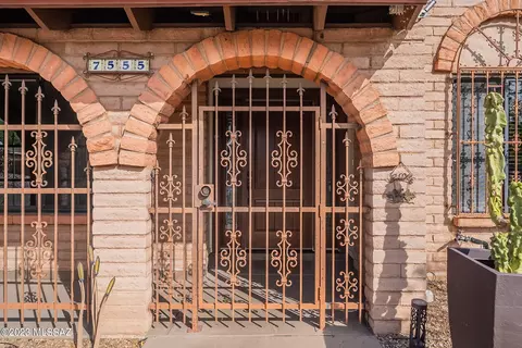 7555 E Hampton Pl, Tucson, AZ 85715 photo 4