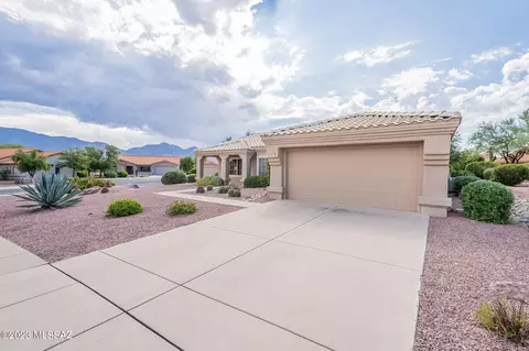 956 E Royal Ridge Dr, Oro Valley, AZ 85755