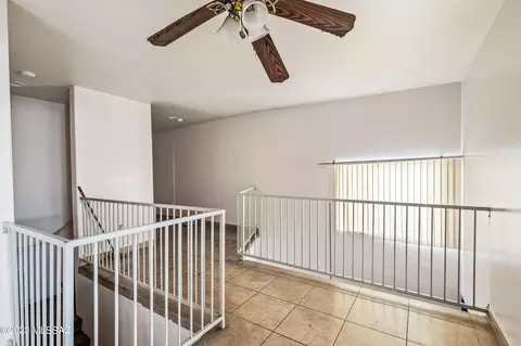 7482 E Deeps Way, Tucson, AZ 85710 photo 2