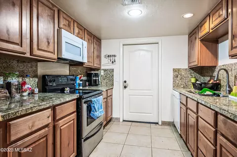 7478 E Deeps Way, Tucson, AZ 85710 photo 13