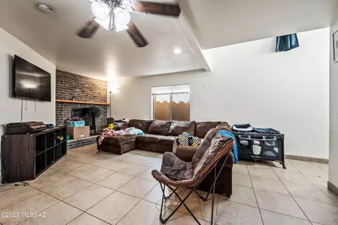 7478 E Deeps Way, Tucson, AZ 85710 photo 16