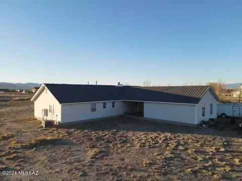 Exterior - 1636 N Circle I Rd, Willcox, AZ 85643 photo 5 of 9