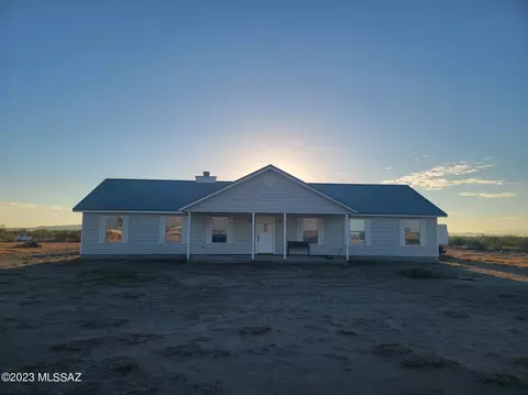 Exterior - 1636 N Circle I Rd, Willcox, AZ 85643 photo 1 of 9