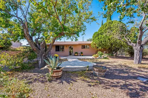 590 N Redbud Pl, Oracle, AZ 85623