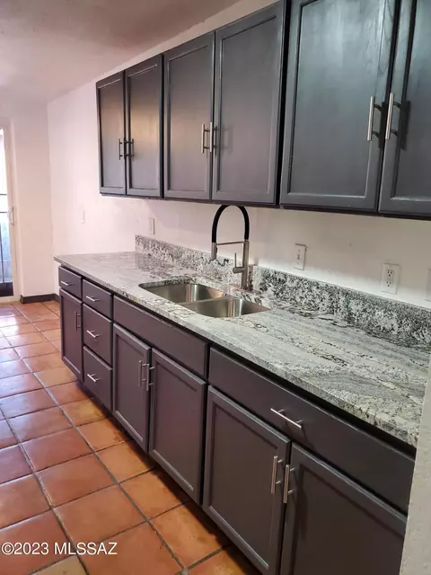 6807 S 5th Ave, Tucson, AZ 85756