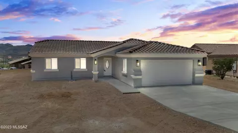 1500 Ola Ct, Rio Rico, AZ 85648