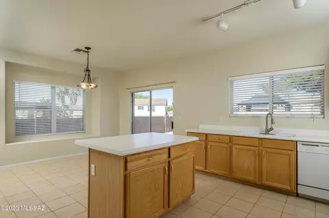 13697 E Shadow Pines Ln, Vail, AZ 85641 photo 6