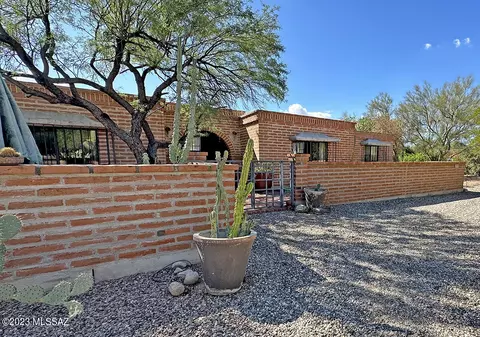 715 W Burton Dr, Tucson, AZ 85704