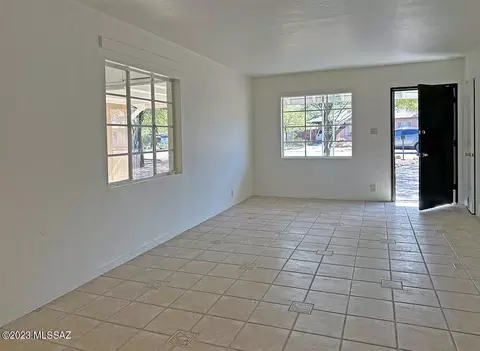 4741 E 18th St, Tucson, AZ 85711 photo 4