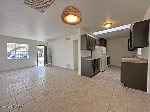 4741 E 18th St, Tucson, AZ 85711 photo 9