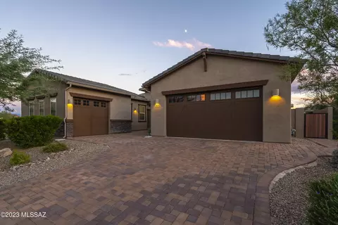 1037 S Castar Dr, Tucson, AZ 85745