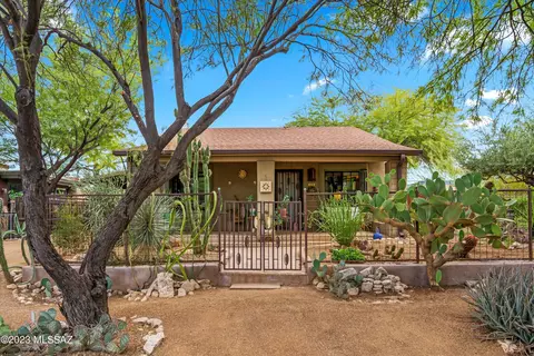 912 N Perry Ave, Tucson, AZ 85705