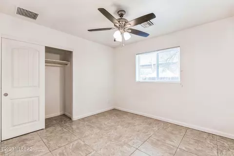 233 E Lester St, Tucson, AZ 85705 photo 13