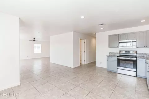 233 E Lester St, Tucson, AZ 85705 photo 9