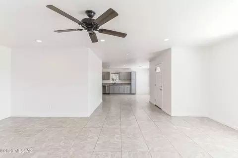 233 E Lester St, Tucson, AZ 85705 photo 8
