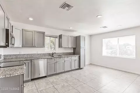 233 E Lester St, Tucson, AZ 85705 photo 10