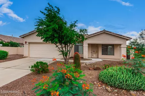 13740 N Carlynn Cliff Dr, Oro Valley, AZ 85755
