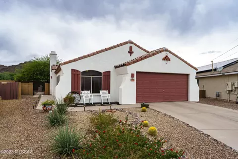 8014 W Mural Hill Dr, Tucson, AZ 85743