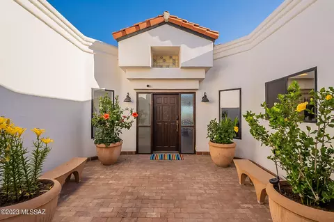 2056 E Calle De Dulcinea, Tucson, AZ 85718