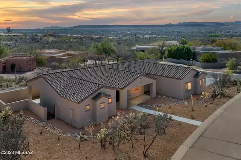 882 E Vault Mine Ct, Green Valley, AZ 85614