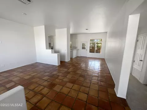 10660 E Migratory Pl, Tucson, AZ 85748 photo 3