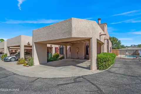 3960 Roger Ln, Tucson, AZ 85719