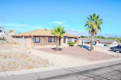 2020 W Saddle Hills Dr, Tucson, AZ 85745