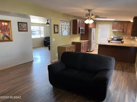 233 E Radburn St, Tucson, AZ 85704 photo 9