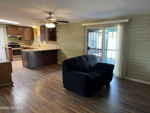 233 E Radburn St, Tucson, AZ 85704 photo 7