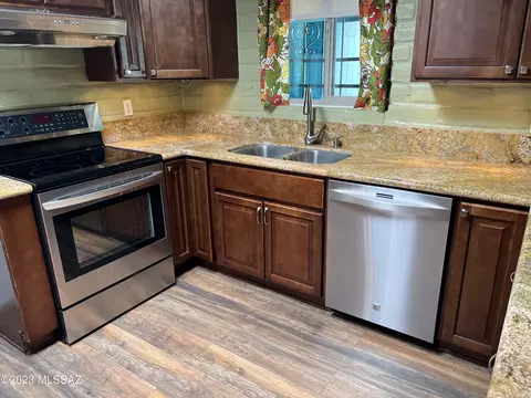 233 E Radburn St, Tucson, AZ 85704 photo 3