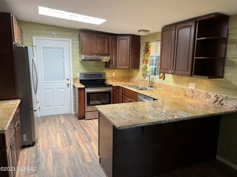 233 E Radburn St, Tucson, AZ 85704 photo 5