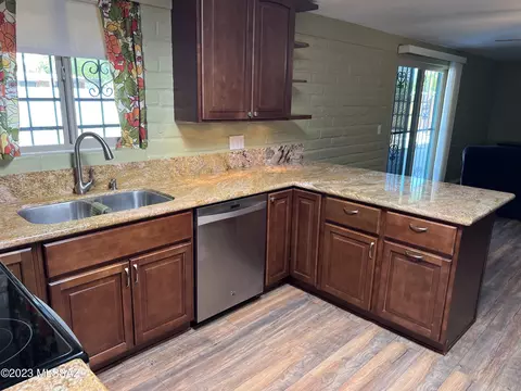 233 E Radburn St, Tucson, AZ 85704 photo 6