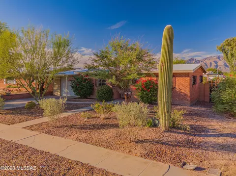 5749 E 3rd St, Tucson, AZ 85711 photo 3