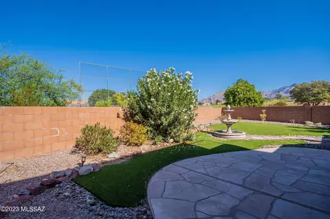 5549 N Hopbush Pl, Tucson, AZ 85704