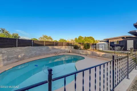 8902 E Maple Leaf Dr, Tucson, AZ 85710 photo 21